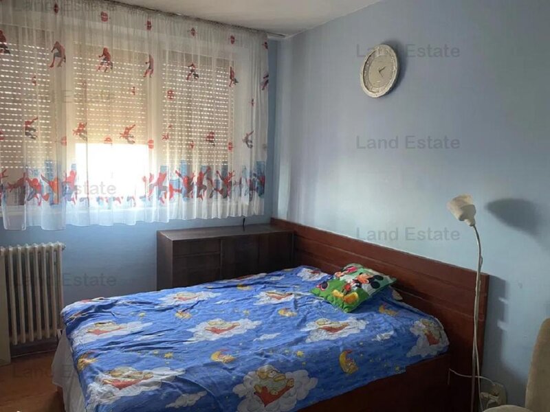 Apusului, apartament cu 3 camere.