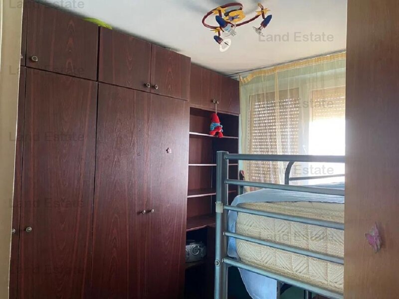 Apusului, apartament cu 3 camere.