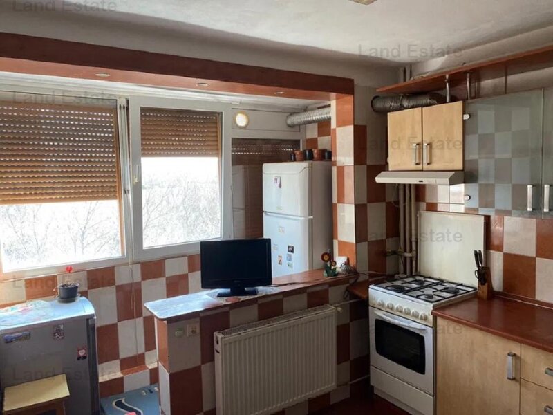 Apusului, apartament cu 3 camere.